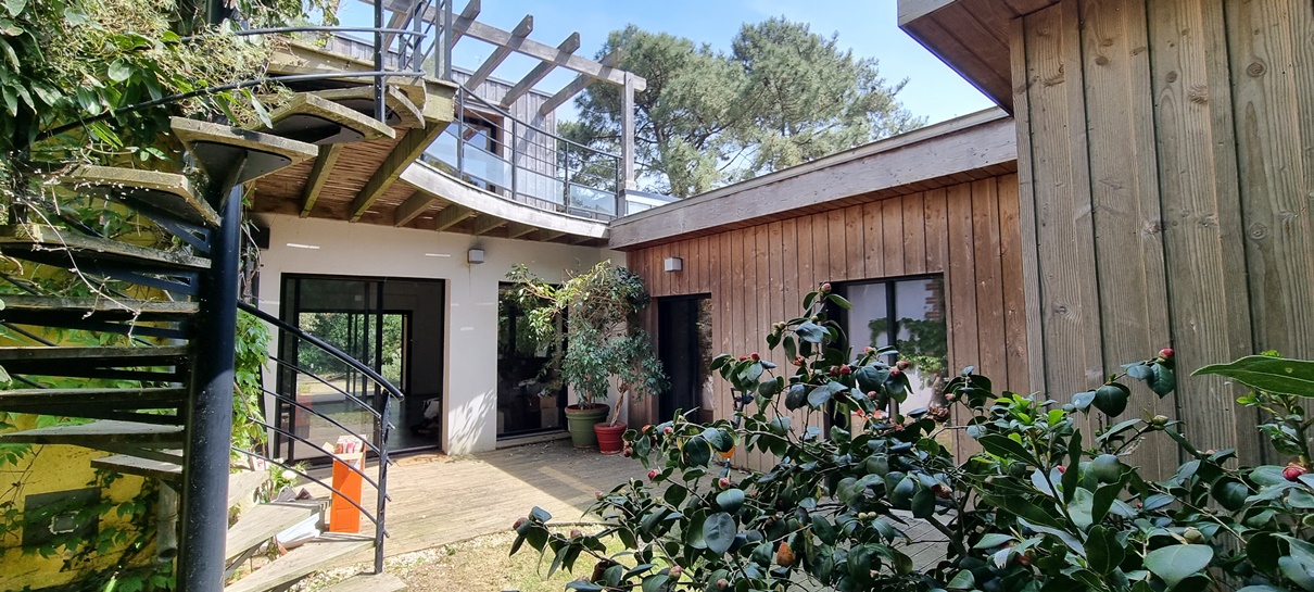 Agrandissements et rénovations - Une cabane dans les arbres